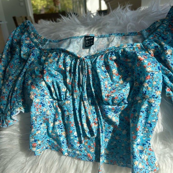 Turquoise Blue Floral Top w/ Scrunch Sleeves and Bow Tie Detail size Small - Picture 4 of 8